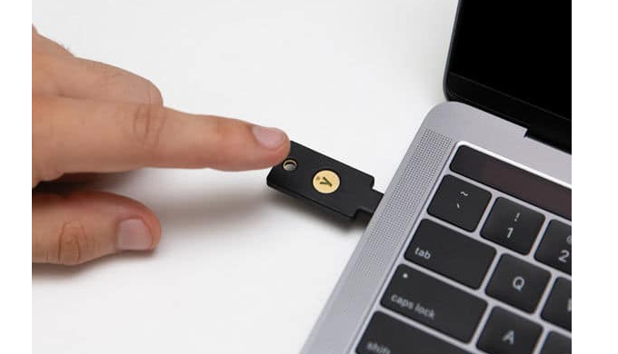 Чому YubiKey – це ідеальне рішення для захисту ваших даних